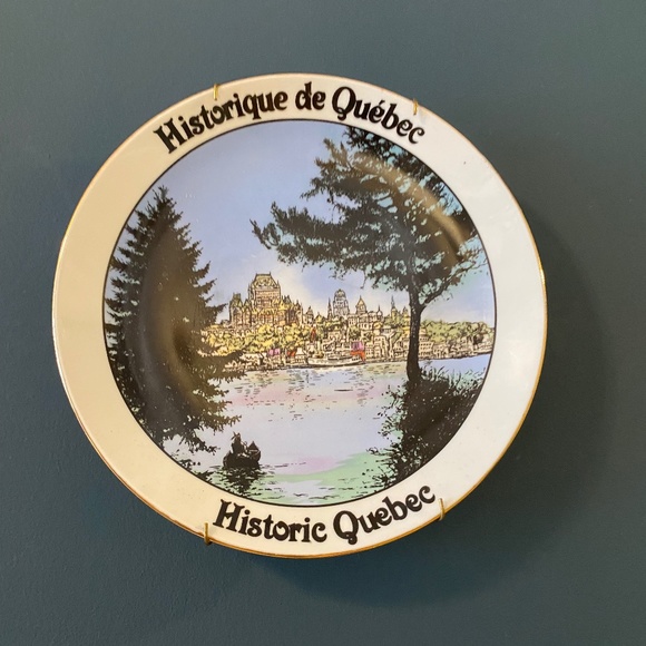 Vintage Old Quebec City Souvenir Plate - Chateau Frontenac, St Lawrence River - Picture 1 of 3